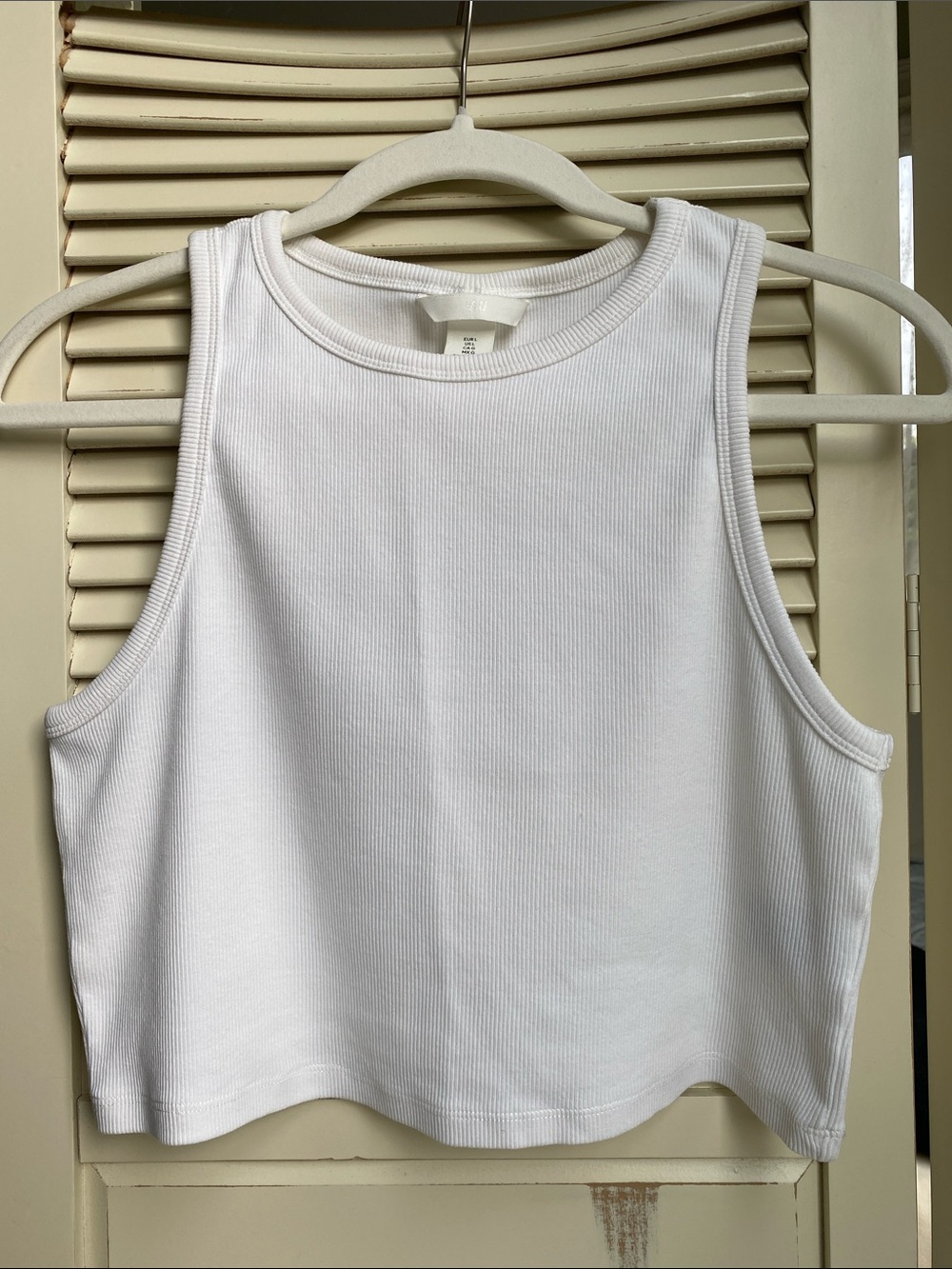 H&M White Ribbed Crop Tank size large